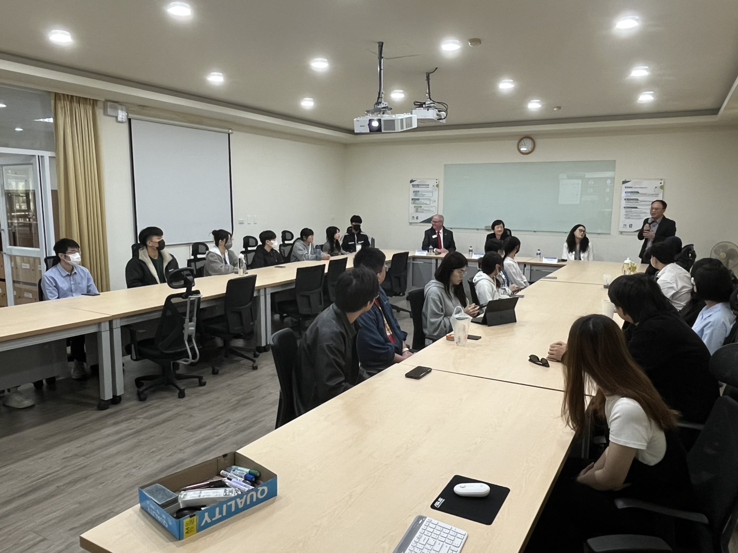 密蘇里大學來訪交流照片1